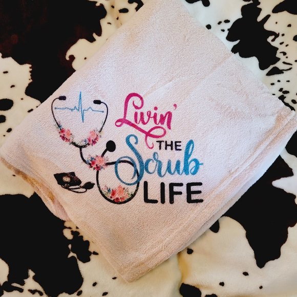 Livin The Scrub Life Nurses Cna Pink Throw Blanket - Picture 2 of 4